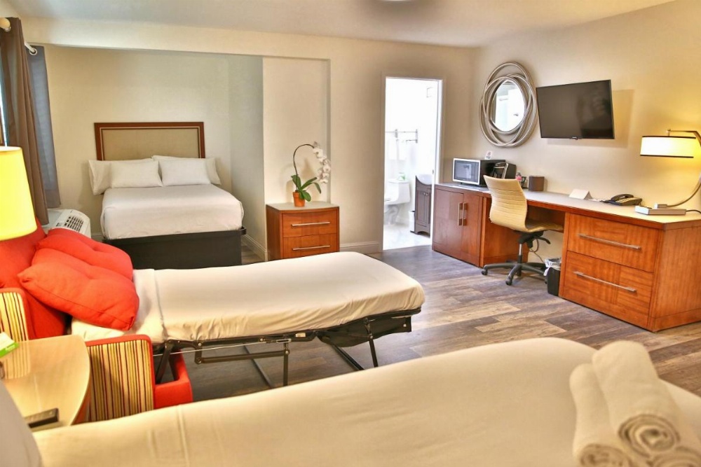 Travelodge by Wyndham Crescent City Image 11