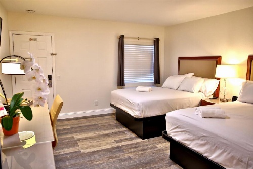 Travelodge by Wyndham Crescent City image 12