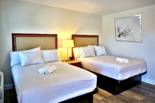 Travelodge by Wyndham Crescent City image 15