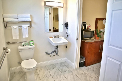 Travelodge by Wyndham Crescent City image 18