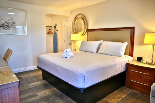 Travelodge by Wyndham Crescent City image 6
