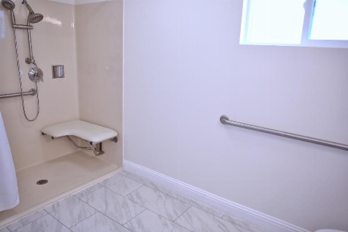 Travelodge by Wyndham Crescent City image 7